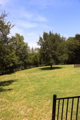 Maison Blanche | 2.5 Acres | Sleeps 13 - Image 5